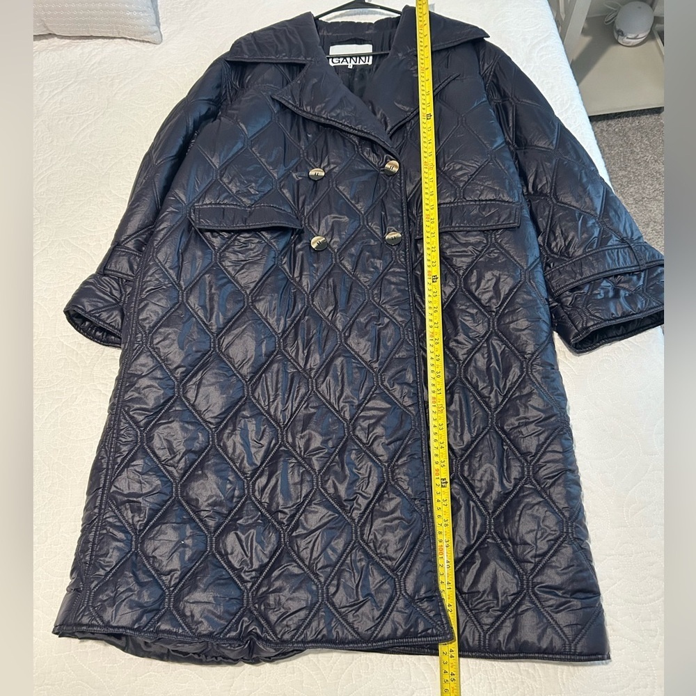 GANNI Women's Elegant Navy Shiny Quilted Coat - Picture 14 of 15